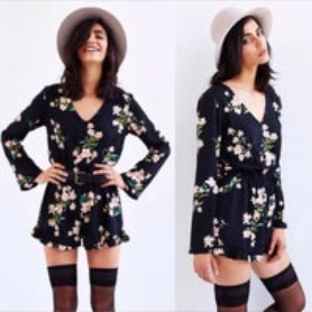 Urban Outfitters Pins and Needles Black Botanical Floral Romper EUC sz M